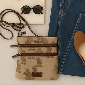 VINTAGE Discontinued Disney Dooney & Bourne Disneyland Crossbody Mickey Mouse